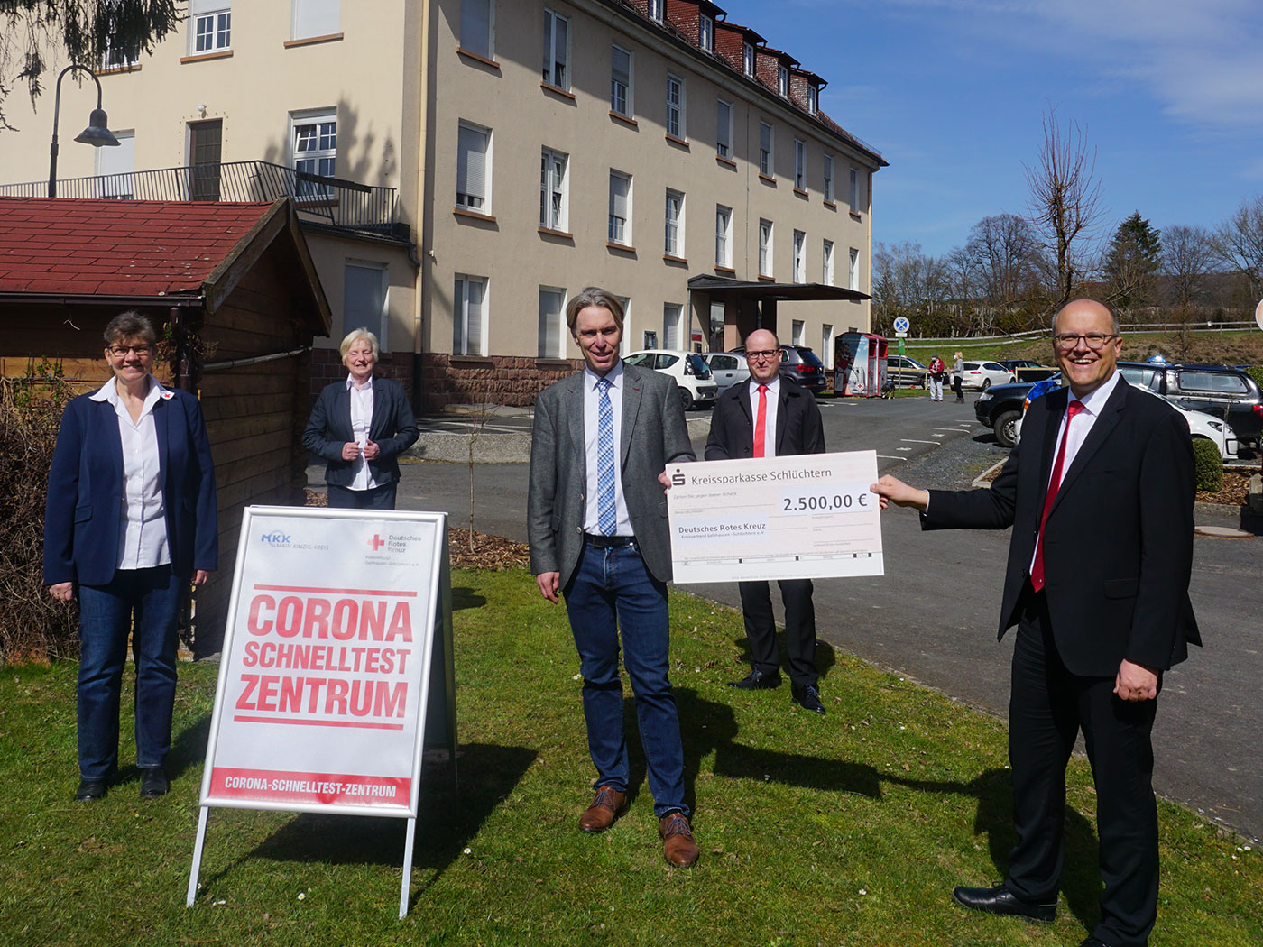 2.500 Euro für Corona-Schnelltestzentrum des DRK in Schlüchtern